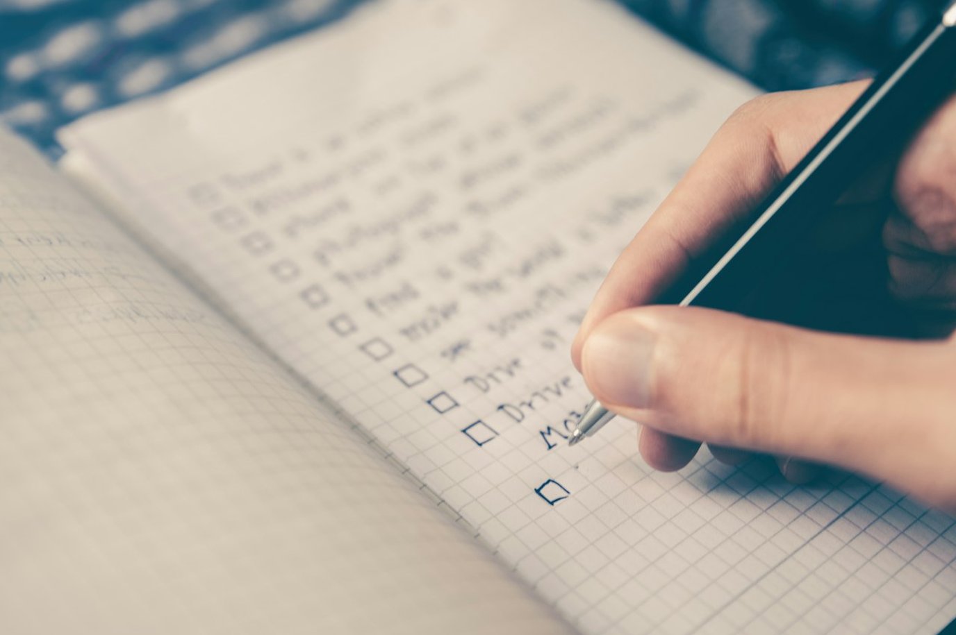 Nutrition calculation notebook and daily caloric balance planning